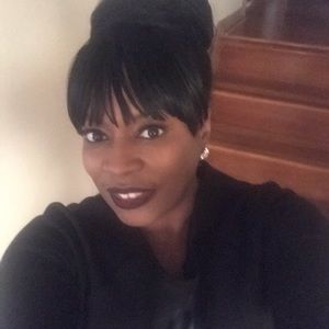 Meet your Posher, Yolanda